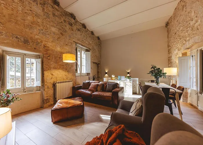 Bravissimo Llebre Duplex, With Patio Lejlighed