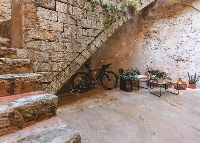 Bravissimo Llebre Duplex, With Patio Apartamento